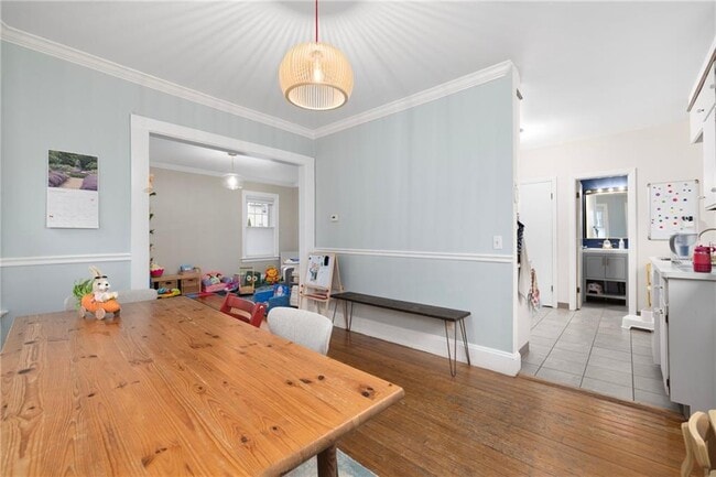 Photo - 422 Wayland Ave