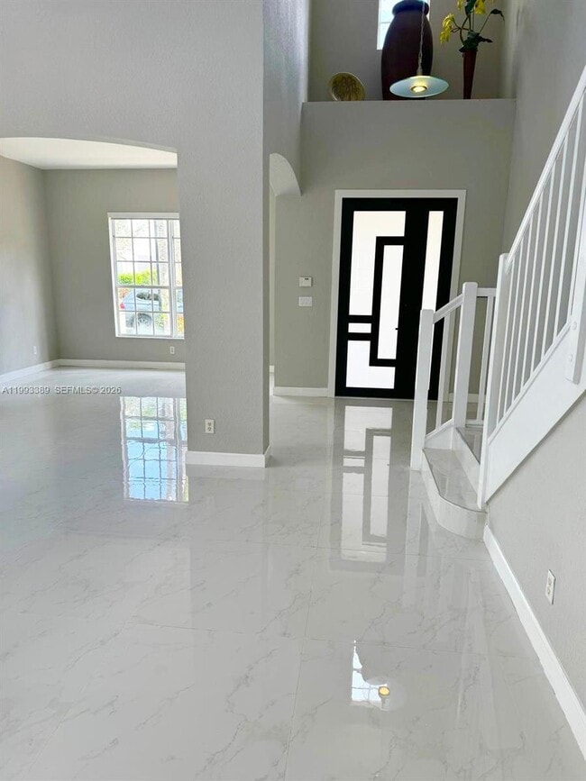 Photo - 4451 Seneca Ave