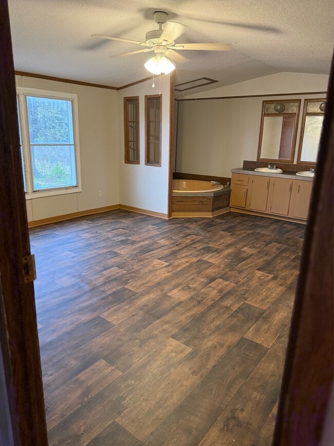 Photo - 5991 Friendship Rd