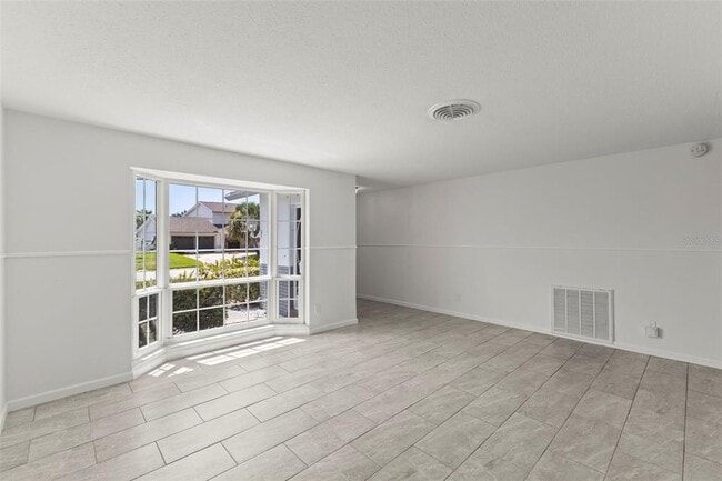 Photo - 4960 Dover St NE
