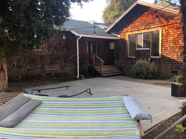 Photo - 2212 Parker St