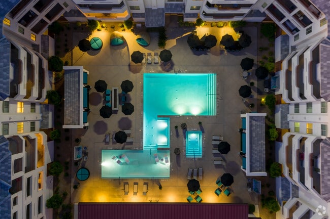 Área de piscina - The Lennox Las Vegas