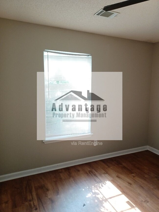 Photo - 130 Wesleyan Way