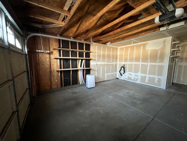 412 Apple Way