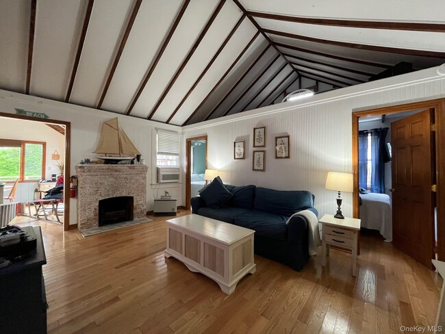 Photo - 896 Evergreen Walk