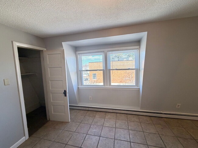 Photo - 682 Beech St Unidad 5