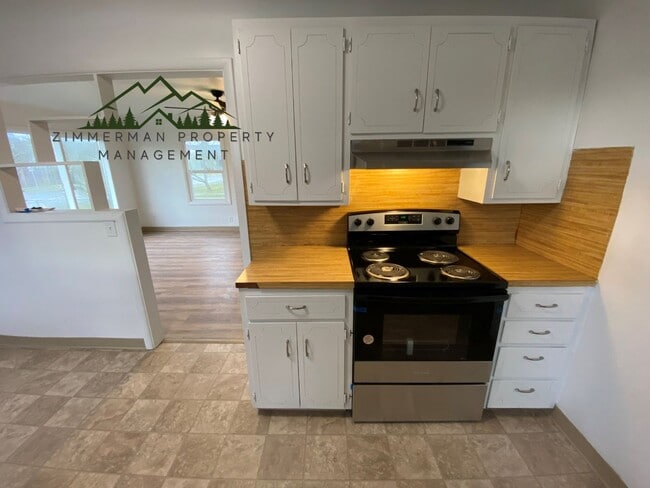 Photo - 2128 Centennial Blvd