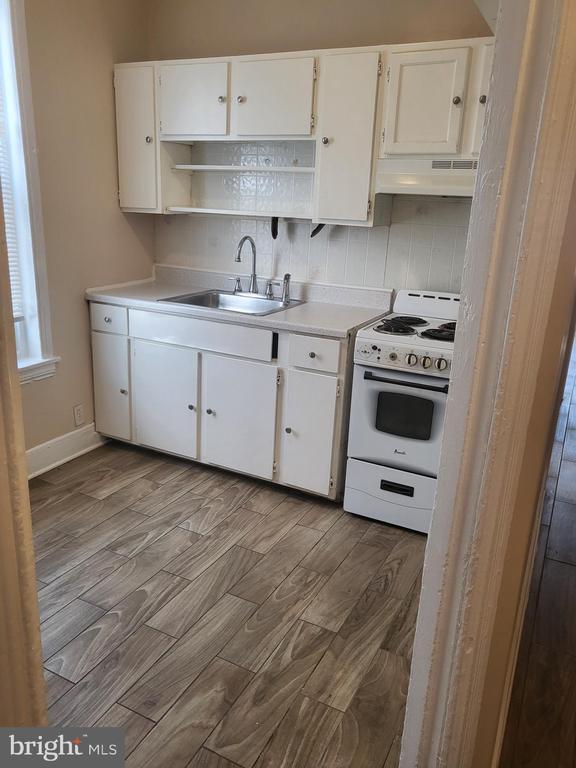 Photo - 5820 Arch St