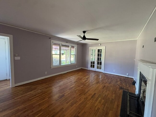 Photo - 412 College Ave