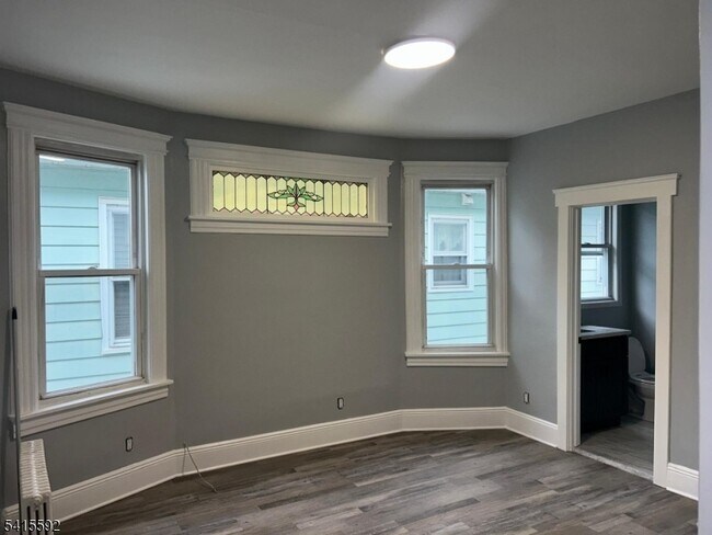 Photo - 125 Alton St