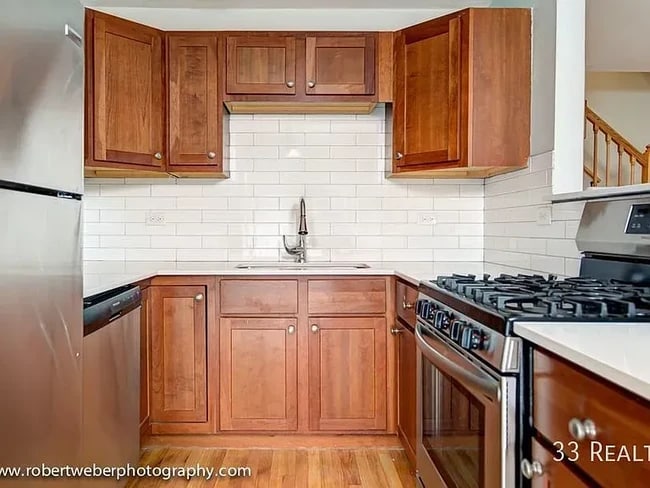 Building Photo - BEAUTIFUL LARGE 3 BED TOWNHOUSE WITH IN-UNIT LAUNDRY!