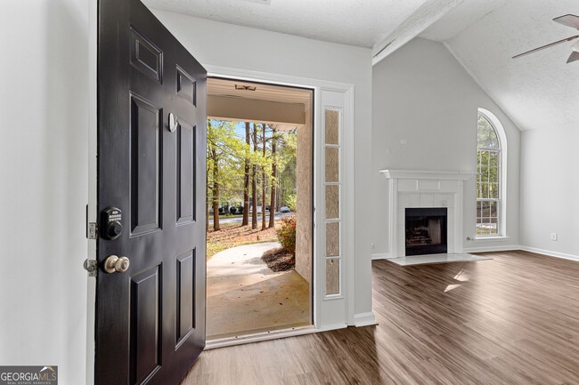 Photo - 281 Winchester Dr