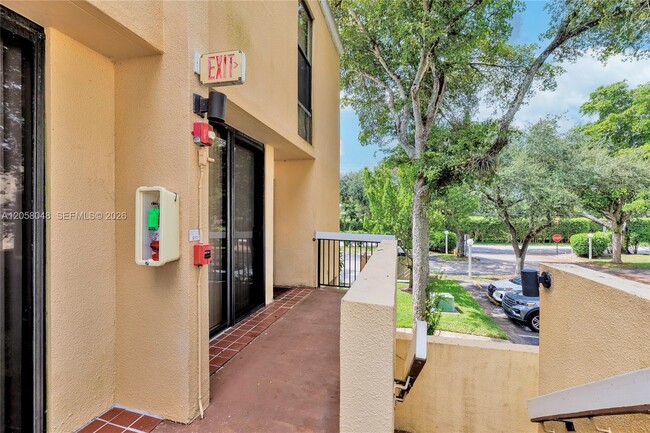 Photo - 2930 SW 87th Terrace Unidad 1814
