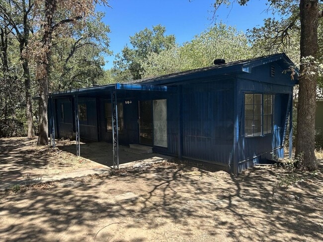 Building Photo - Cozy 2 Bedroom 1 Bathroom Home