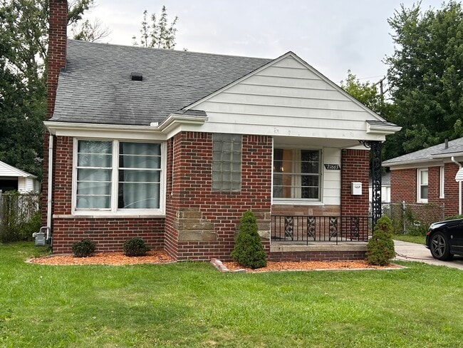 Photo - 21663 Newcastle Rd
