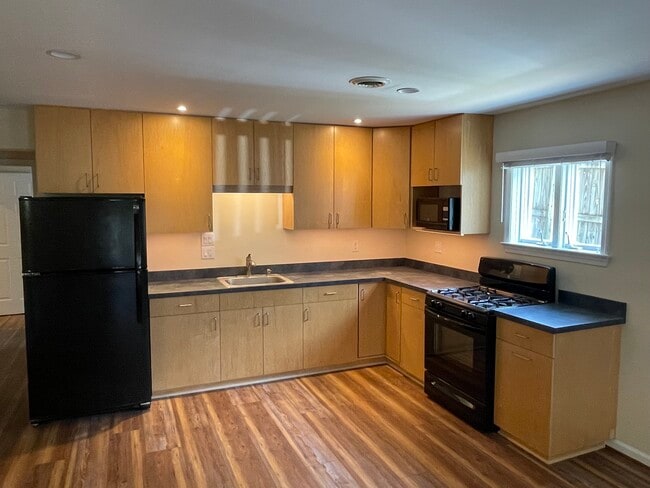 Building Photo - 825 Nalle St Unit B