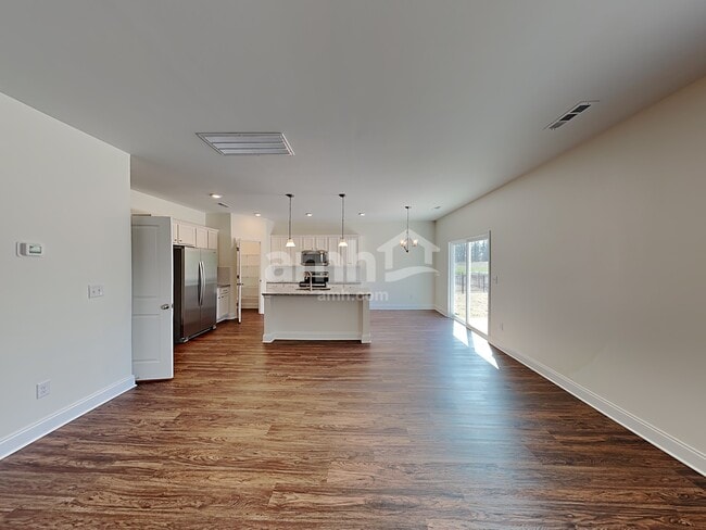Photo - 1360 Lomond Dr