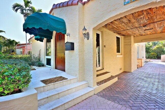 Photo - 712 Navarre Ave