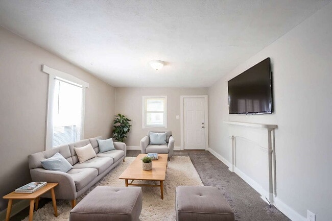 Photo - 1214 W 25th St