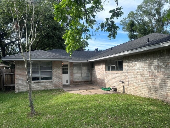 Photo - 13611 Fernhill Dr