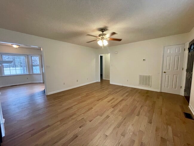 Photo - 5501 Heraldy Ct