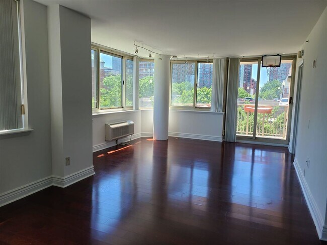 Photo - 20 2nd St Unidad 402