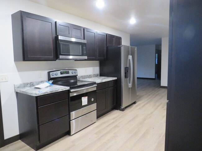 Photo - 5294 Christopher Dr Unit B
