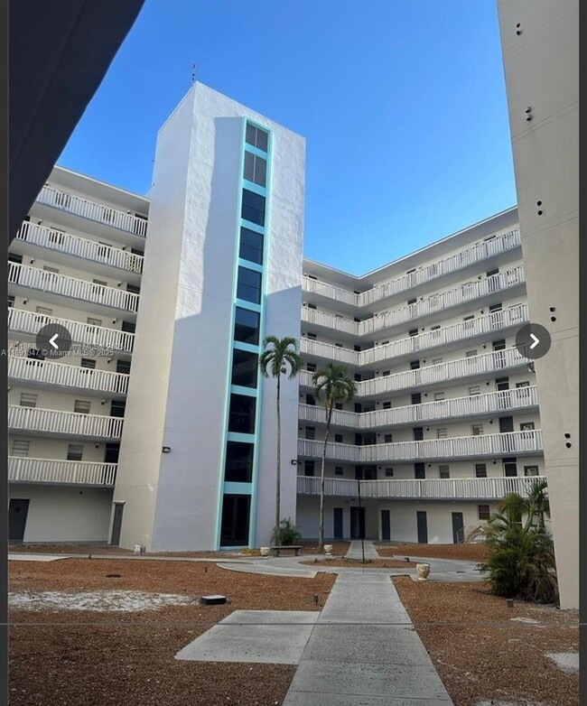 Photo - 15600 NW 7th Ave Unidad 215