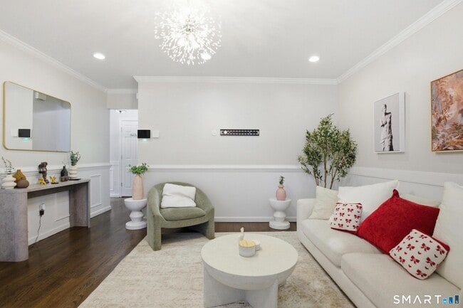 Photo - 305 Sylvan St