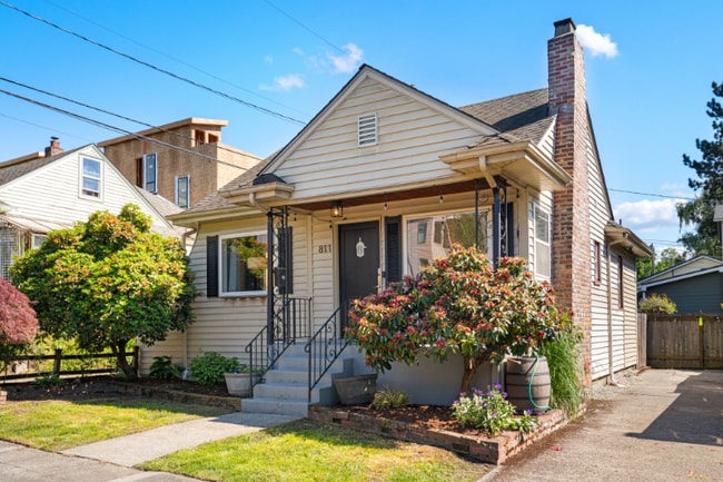 Photo - 811 NE 63rd St