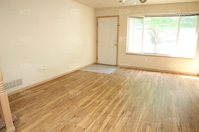 Photo - 2036 Glenmoor Dr