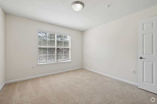 2BR, 1BA - 980SF - Primary Bedroom