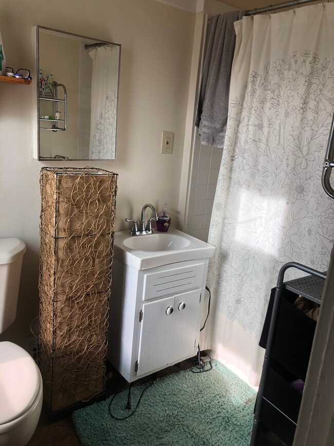 Photo - 1759 N Warren Ave Unit B