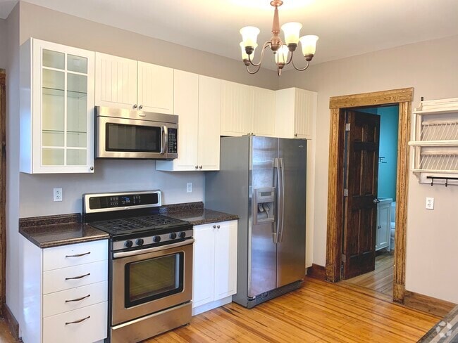 Building Photo - 83 Foster St Unit 1 Rental