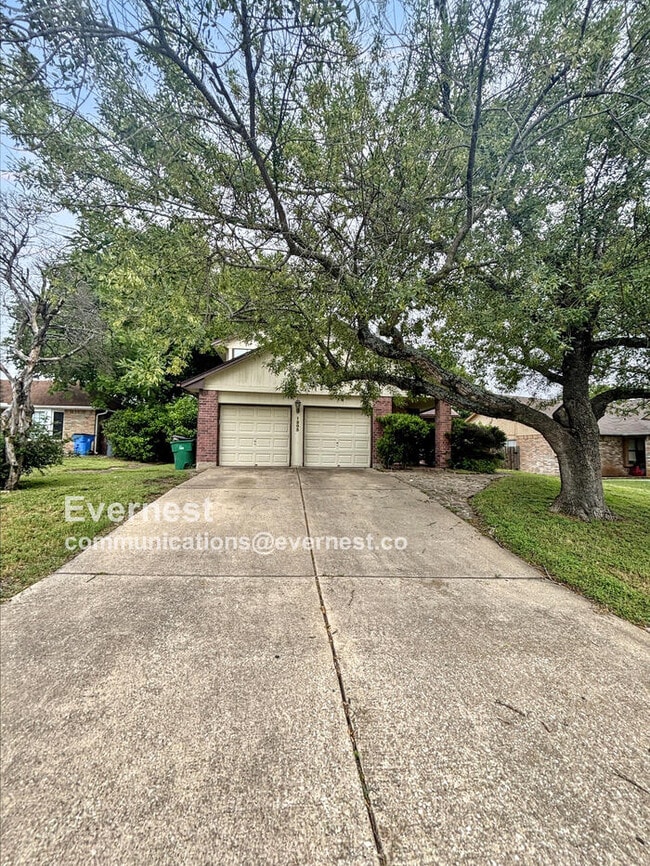 Photo - 1203 Ivybridge Dr House