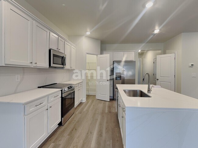 Photo - 3534 Shane Hill Rd SW