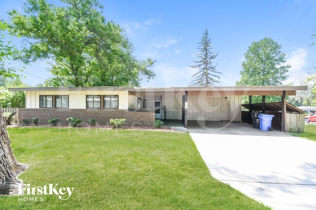 Building Photo - 2240 Cherry Ln