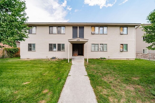 Building Photo - 675 Garfield St Unit 3