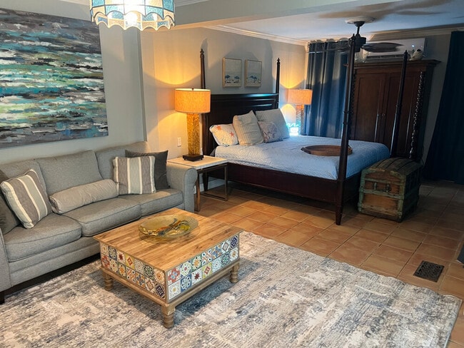 2317 Bernardo De Galvez Ave Unit SI ID1570461P
