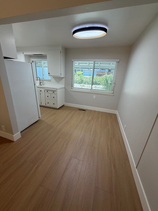Photo - 3 Bed 2 Bath Duplex W/ Garage In Moraga