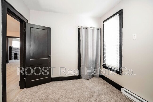 Photo - 98-100 N Hague Ave