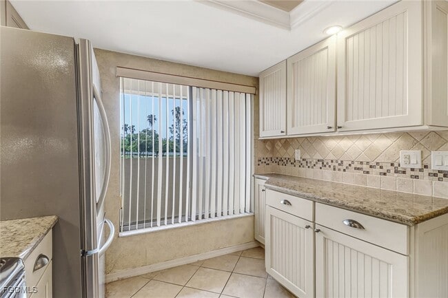 Photo - 7430 Lake Breeze Dr Unidad 206