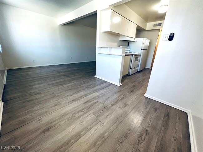 Photo - 3772 Royal Crest St Unidad 19