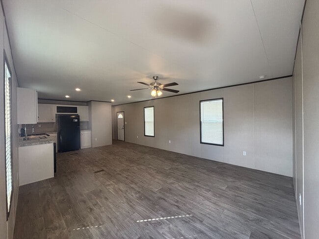 Photo - 203 Linda St