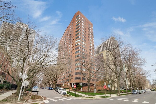 Building Photo - 3100 N Lake Shore Dr Unit 1906