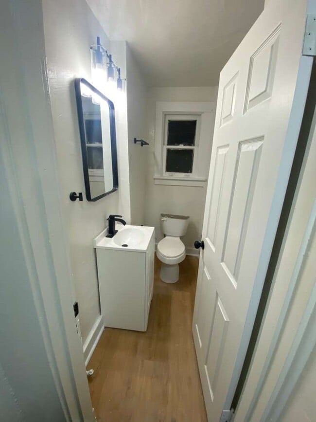 Photo - 1222 Belmont St