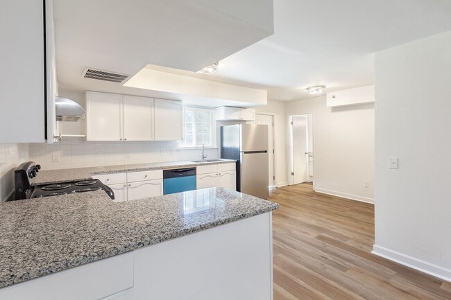 641 Powder Springs St Unit 13