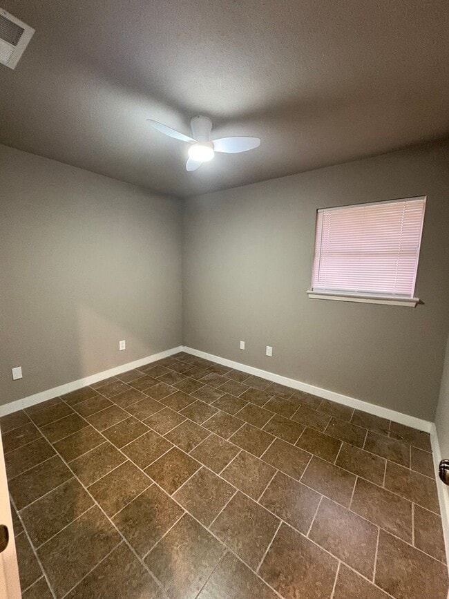 110 E Mark Rd
