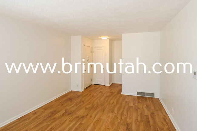 Photo - 1239 E Ridgedale Ln