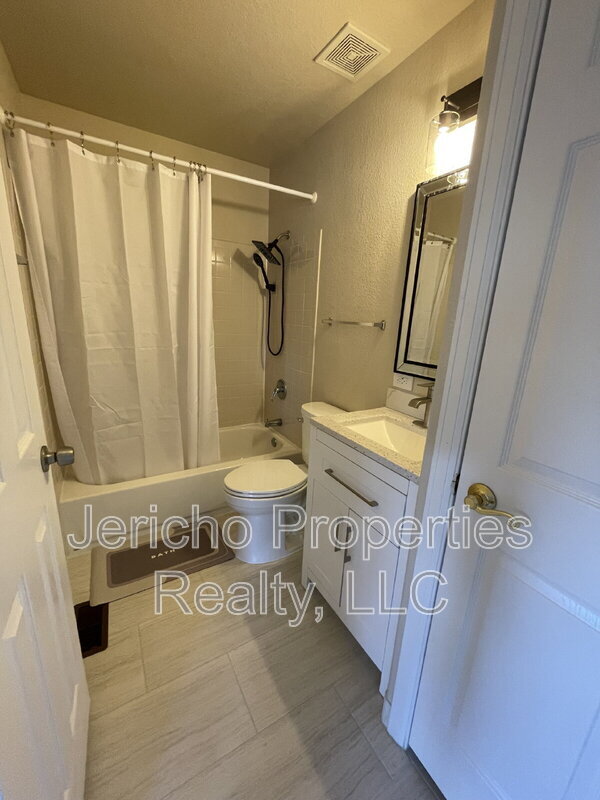 11880 W Independence Ave